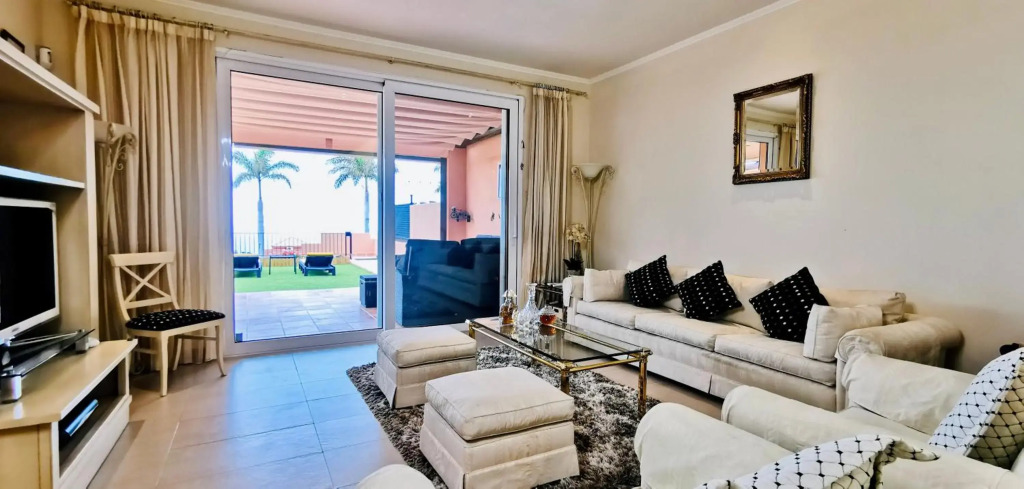 Villa mit Meerblick und Pool direkt am Golfplatz von Adeje