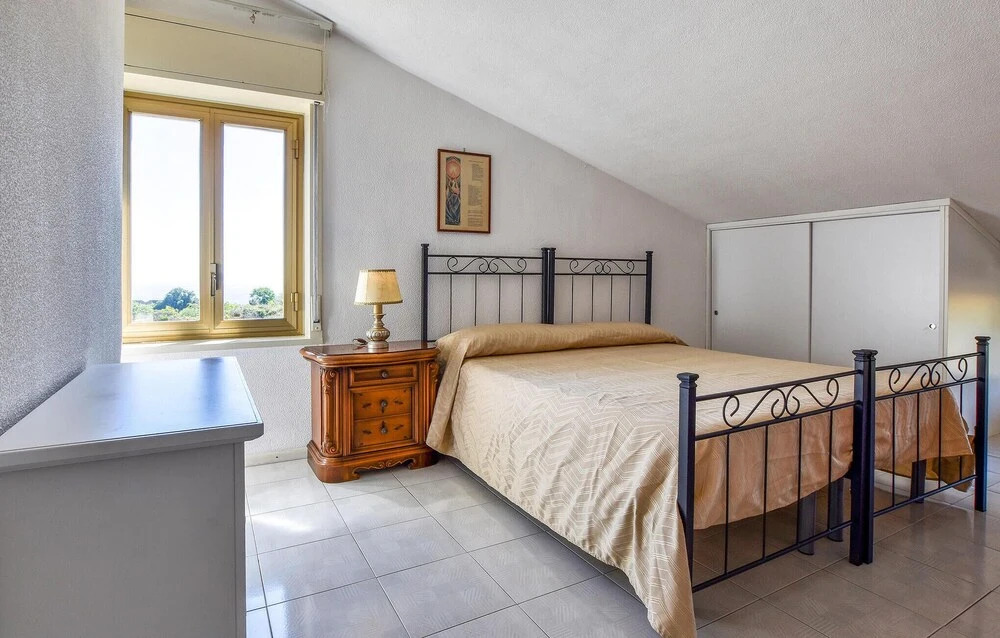 Stunning Home in Acireale With Wifi and 3 Bedrooms
