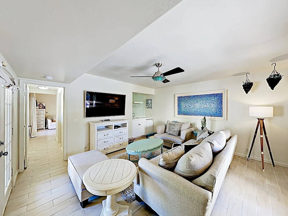 1088 Palm Springs - 3 Br Home