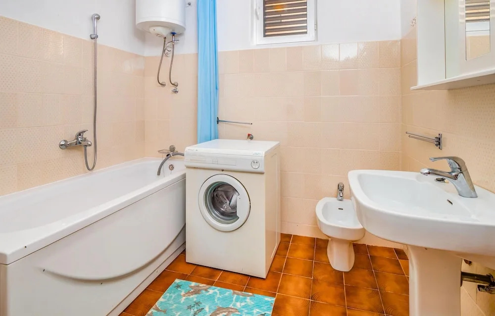 Awesome Apartment in Barbat na Rabu With Wifi and 3 Bedrooms