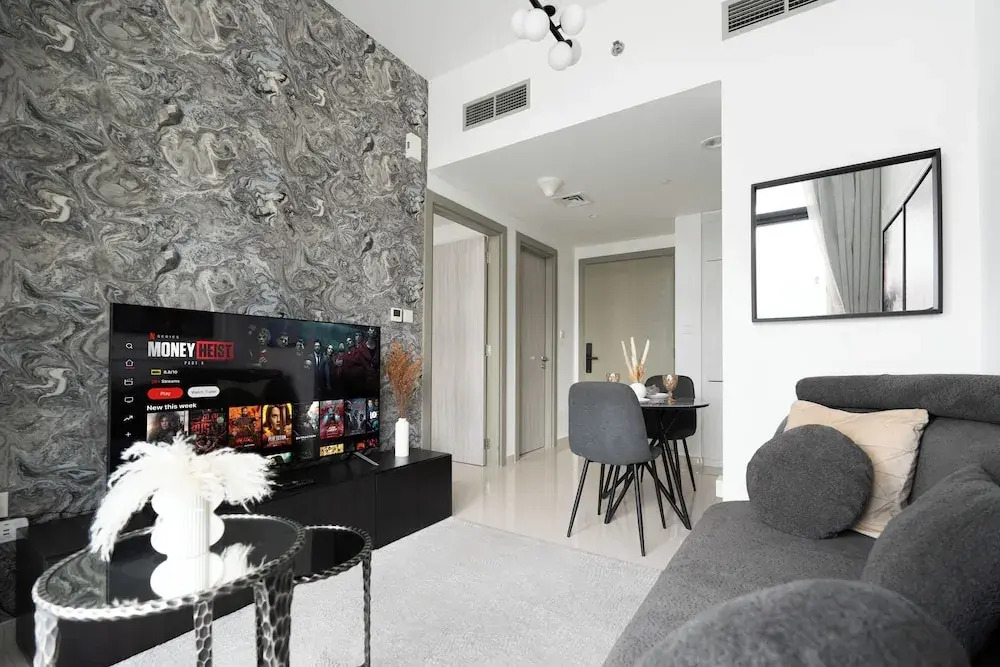KeyRock - Modern 1BR in Zada with Pool