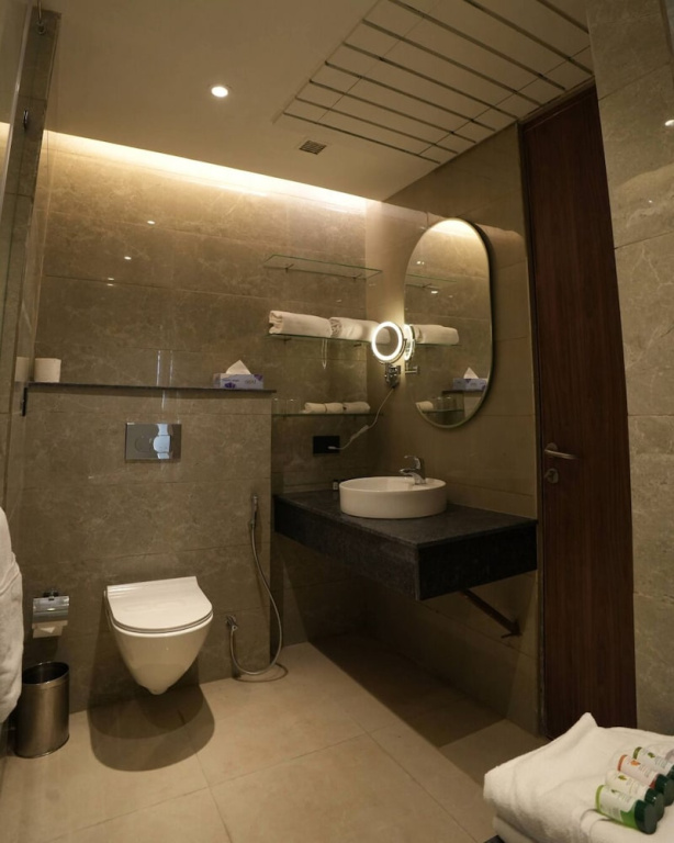The Murti Hotel and Banquet