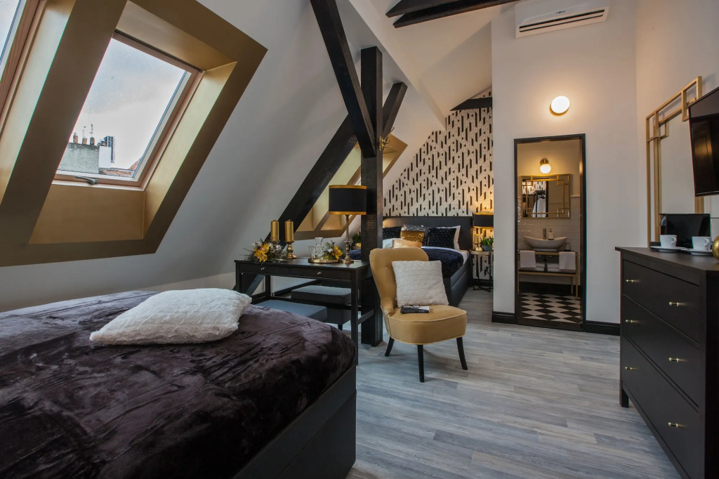 Golden Prague Rooms