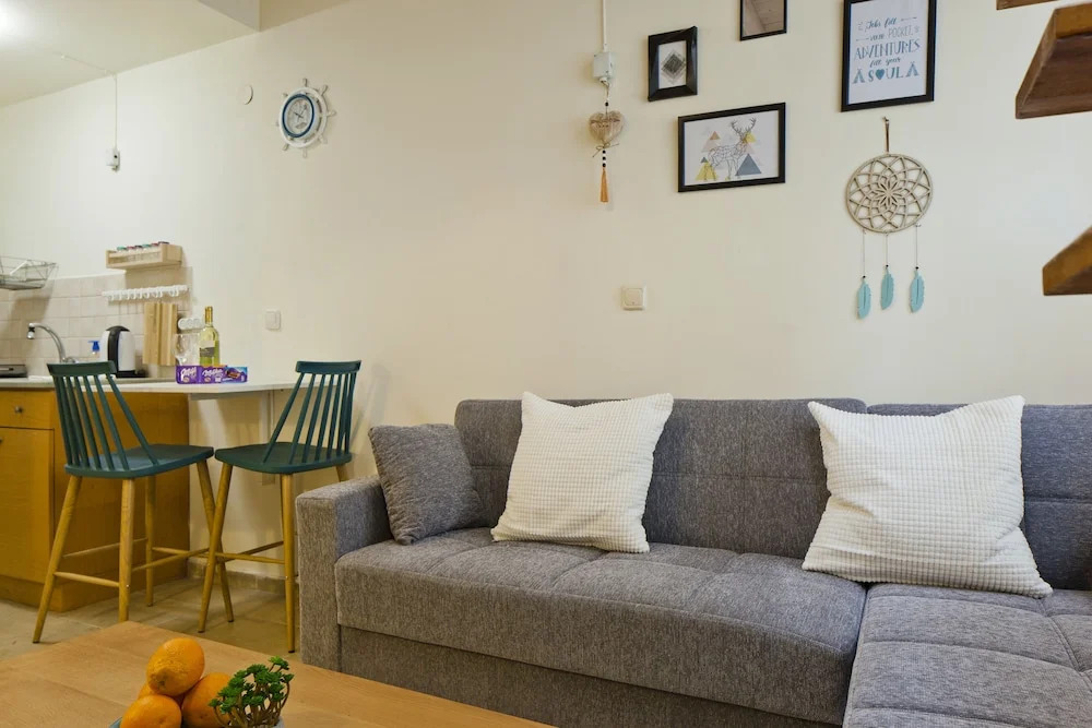 Stylish flat at Rothschild boulevard