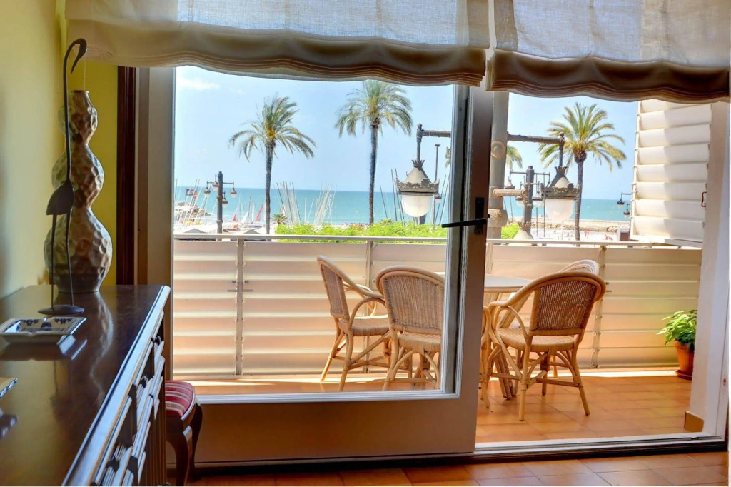 La Marina Sea Front Apartment by Hello Apartments Sitges