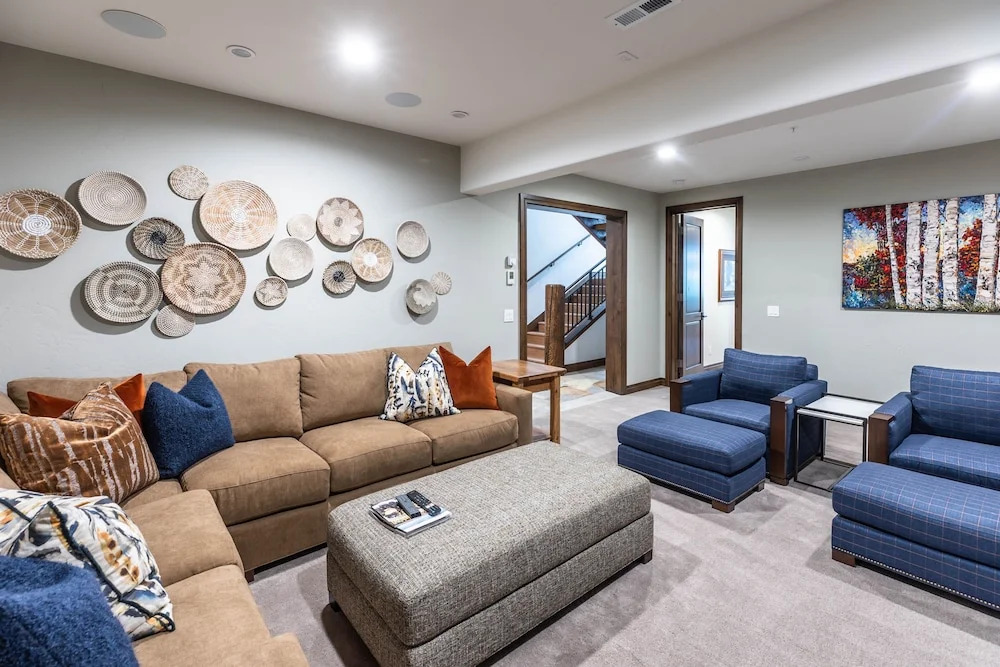 Incredible Private Home With Easy Access To All Park City Has To Offer! 6 Bedroom Home by Redawning