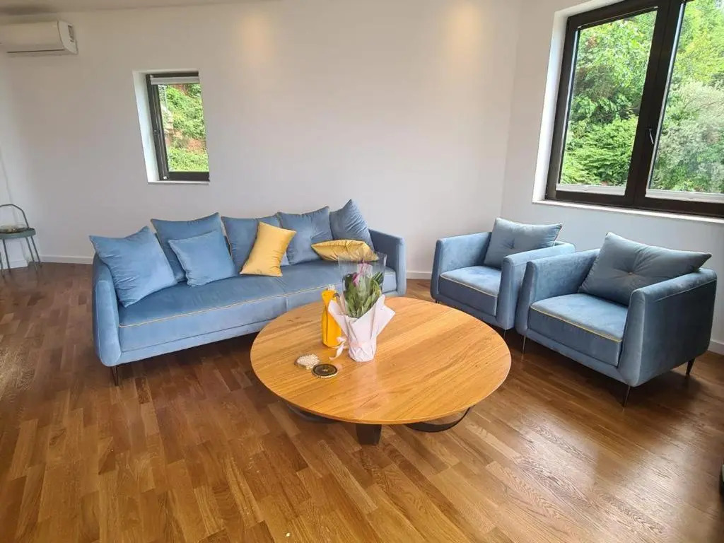 Regina's Residence-One Bedroom Apartment