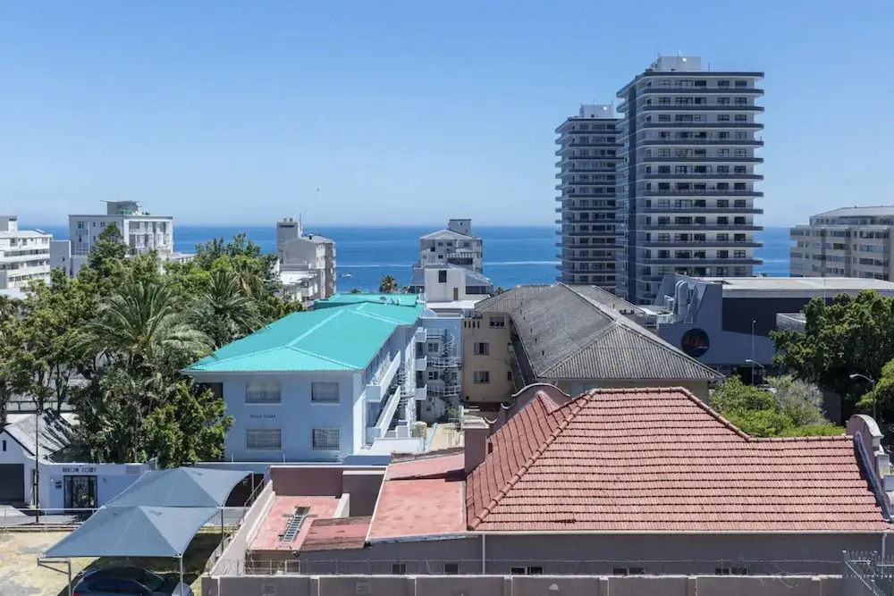 Seaview Bliss a Sunny Apartment and Pool