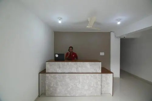 OYO 28285 Maruthi- Luxury Rooms