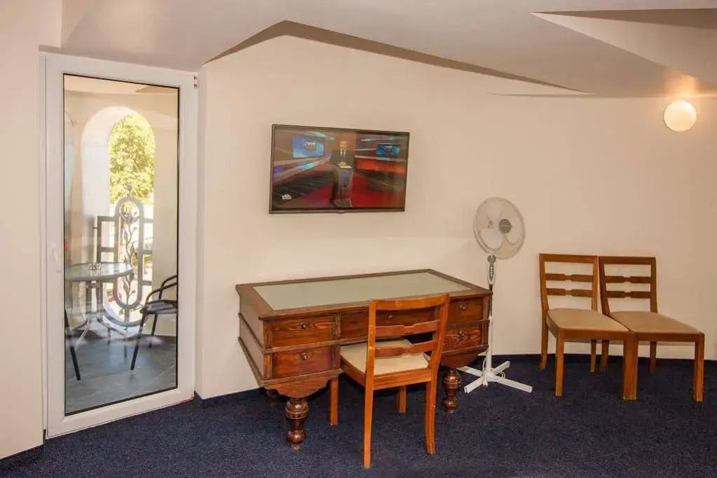 Tauras Center Hotel