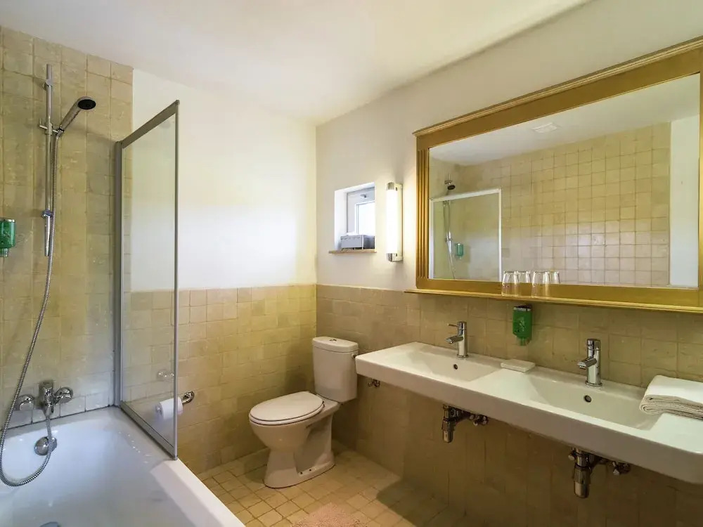 Vintage Holiday Home With Swimming Pool In Saint-Hubert