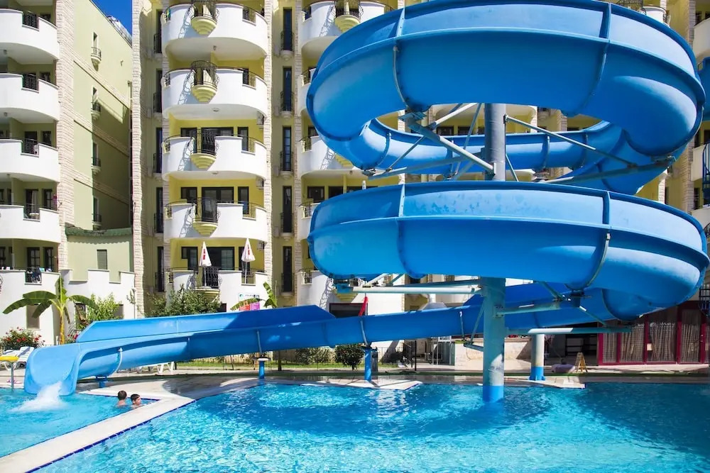 May Garden Club Hotel