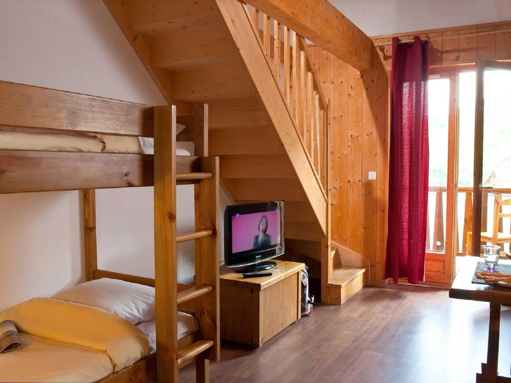Scenic Chalet Apartment for Groups