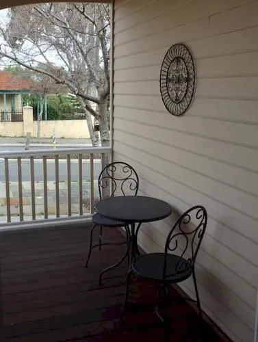 The Colonial House