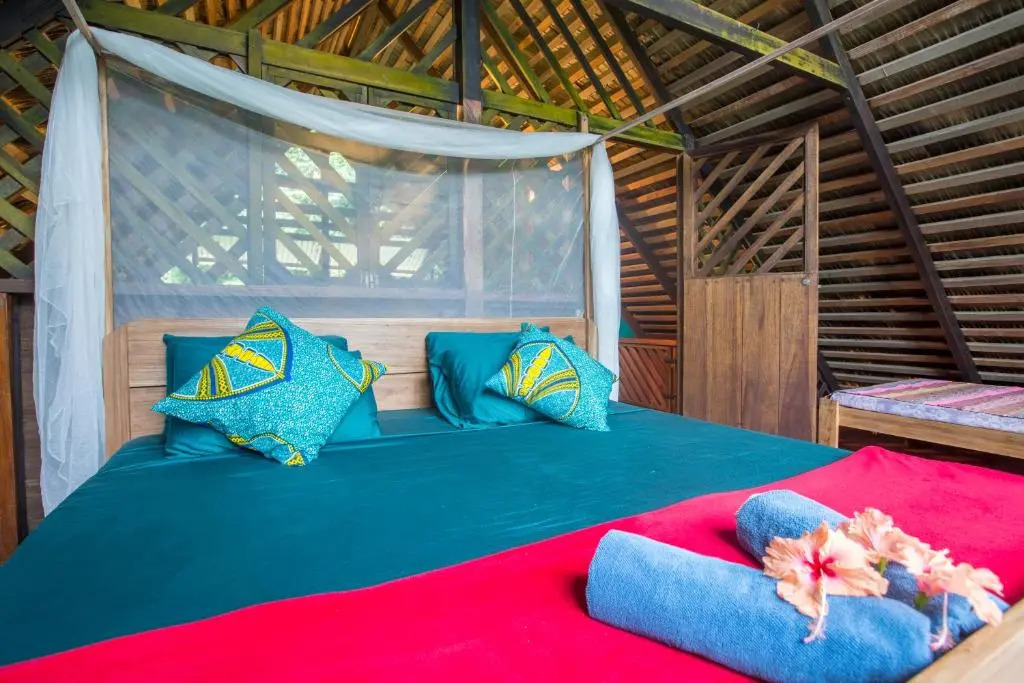 La Casita- Authentic Caribbean House steps to Cocles Beach