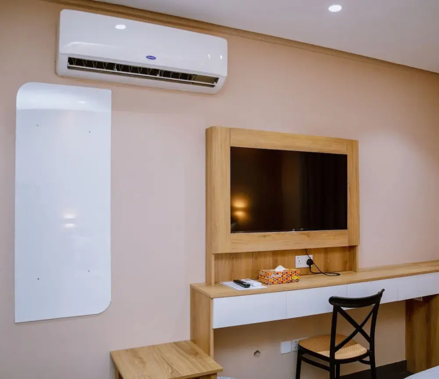 Momos Hotel