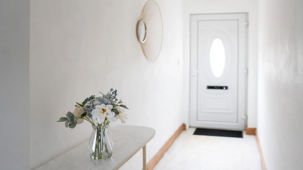 Queens Townhouse - 3 Bedrooms - Pets - Parking