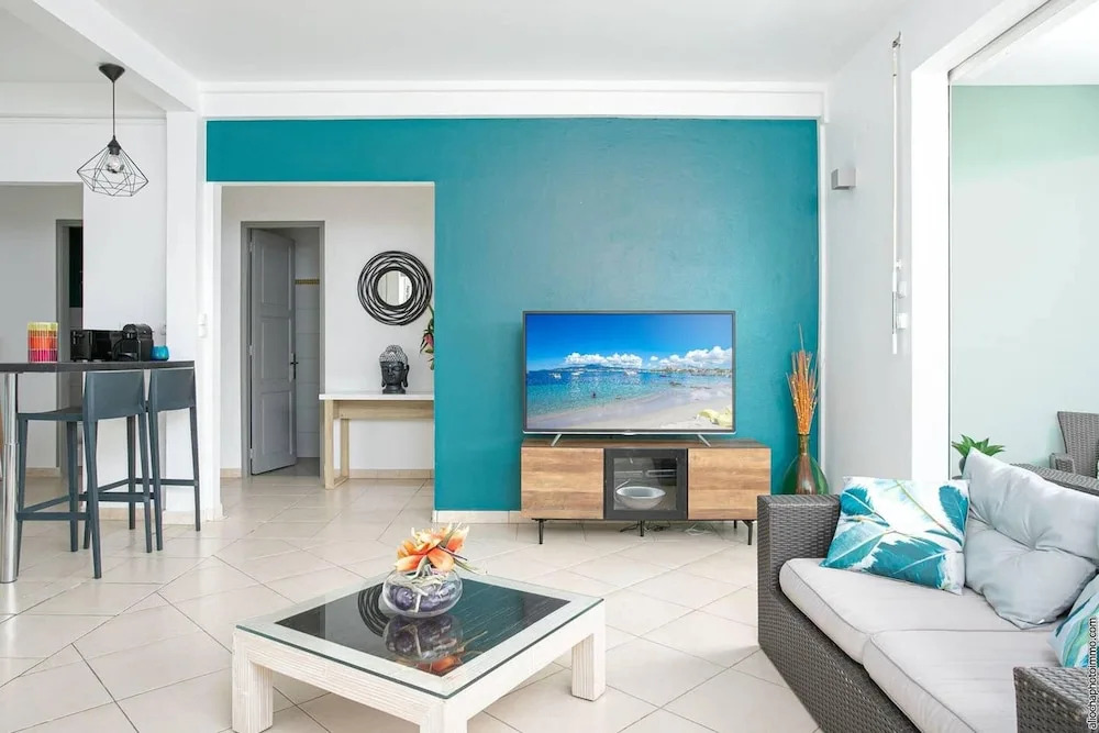 Apartment with 2 Bedrooms in Les Trois-Îlets, with Wonderful City View, Enclosed Garden And Wifi - 50 M From the Beach