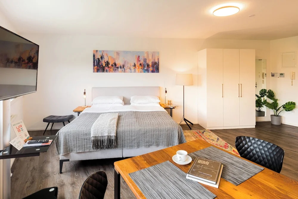 URBAN ISLAND I Riverside Apartments