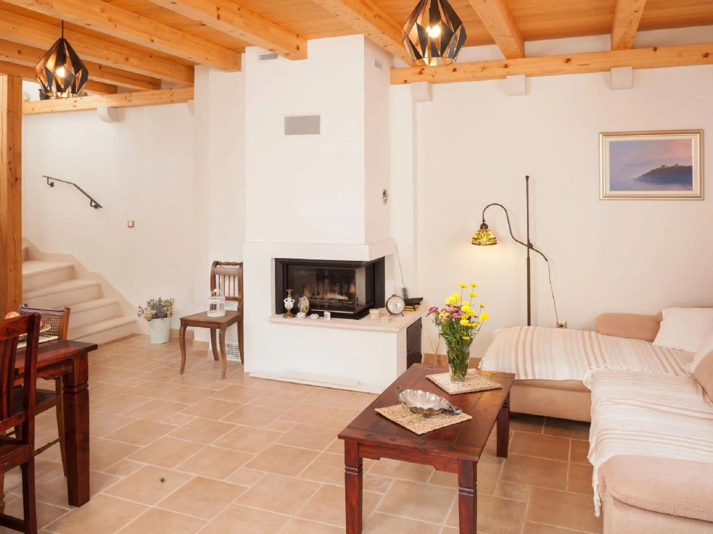 Luxurious Holiday Home in Makarska with Hot Tub