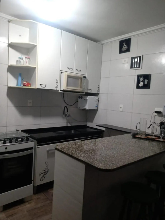 Apartamento Centro de Bertioga 100MTS da praia.