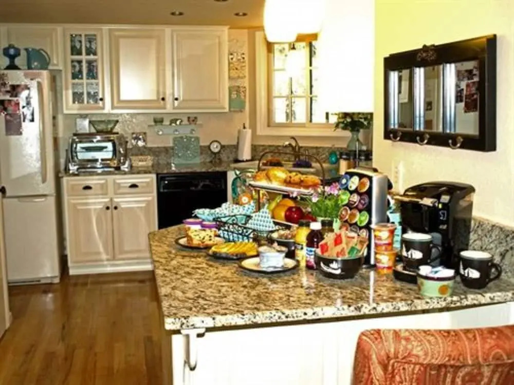 Whispering Pines Inn