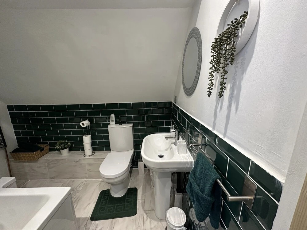 Charming 3-bed Home Minutes From City Centre