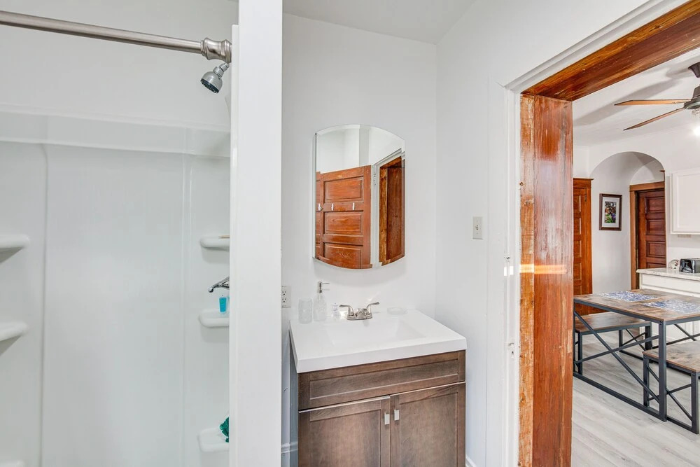 Lovely Lancaster Aptartment in Walkable Location!