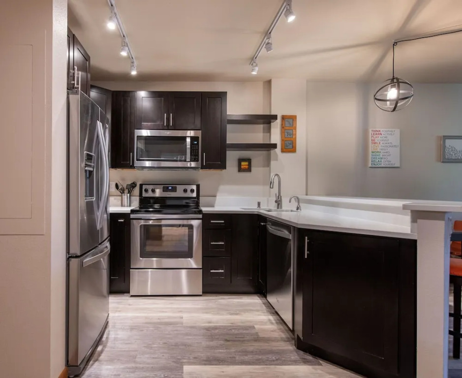 Contemporary Condo Easy Access to Slopes and the Village - Zephyr Mountain Lodge Premium-Rated 1102