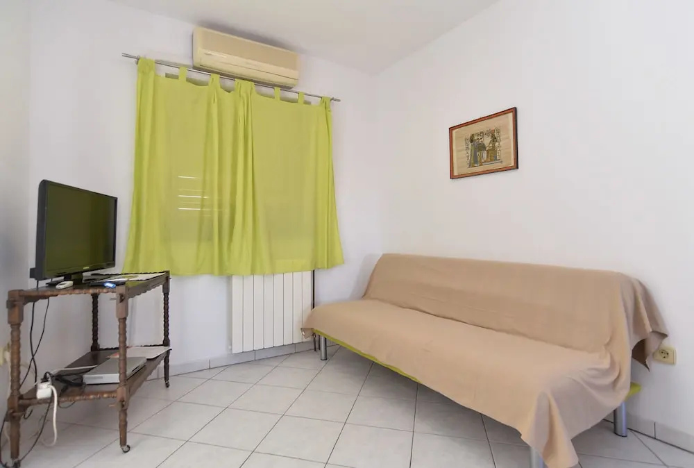 Apartment 794