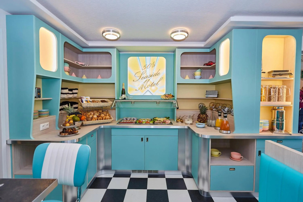 Bernstein Hotel "50`s Seaside Motel"