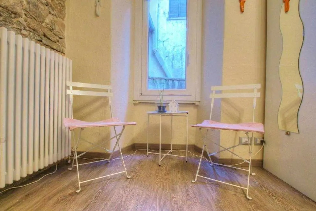 LA PERLA piccolo appartamento in piazza