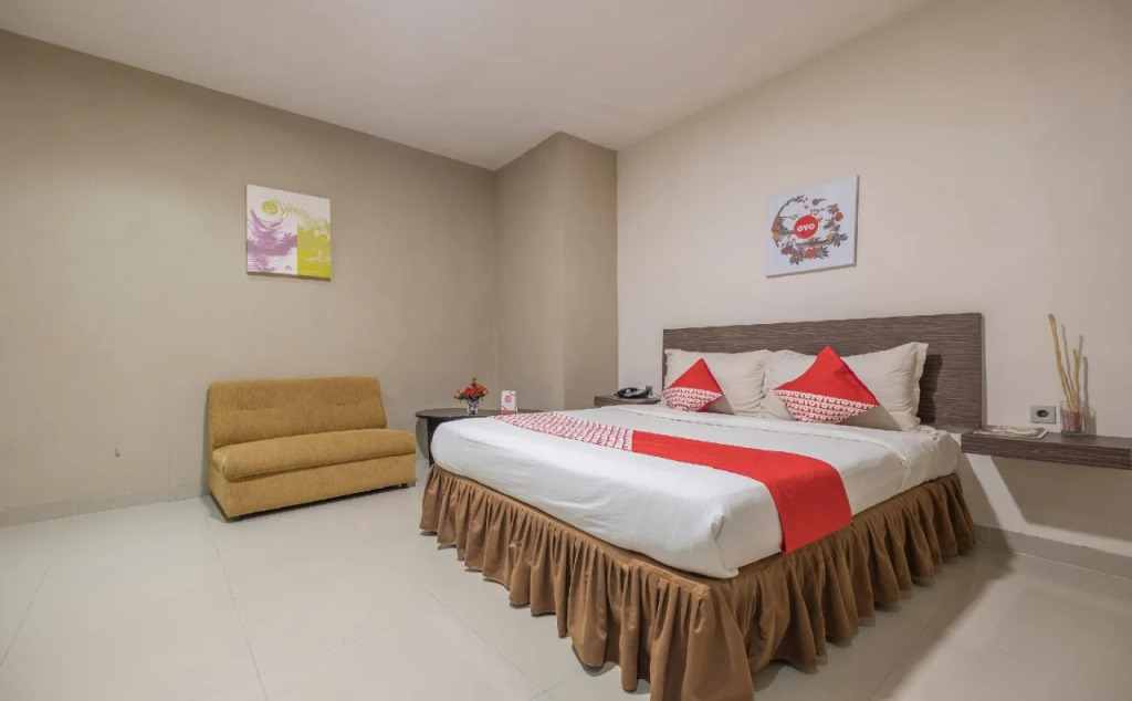 OYO 1679 Hotel Century Makassar
