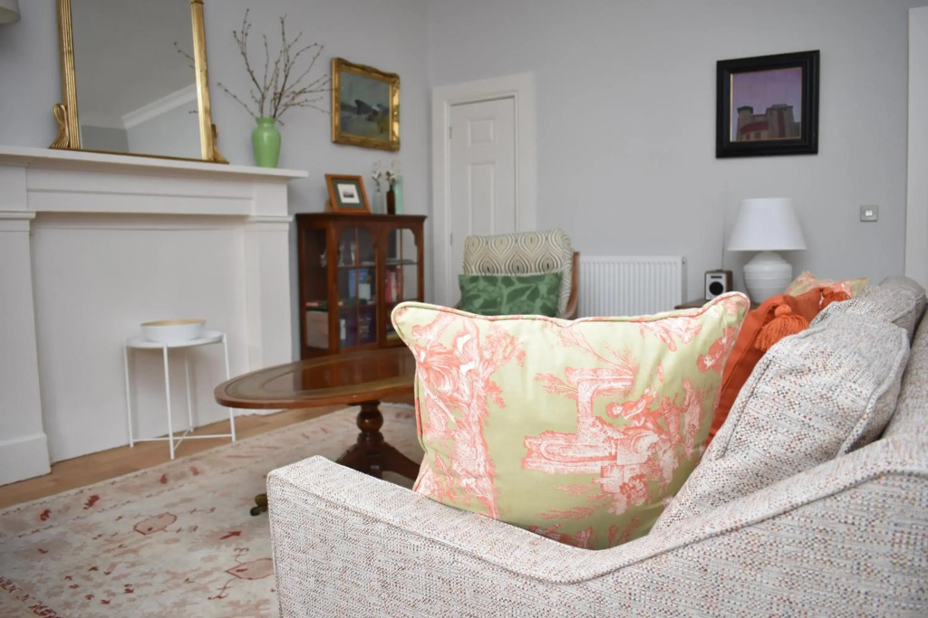 Bernard St - Bright and spacious 1 bed apartment at the Shore!