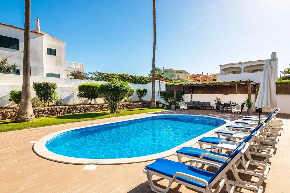Villa Baltin With 4 Bedrooms and 3 Bathrooms