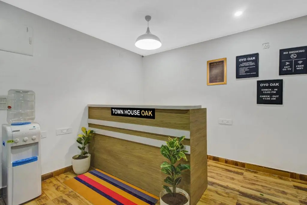 Super Townhouse OAK Hitec City Near Image Hospital