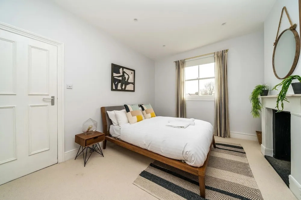 NEW Bohemian 2 Bedroom Victorian Flat in Dalston