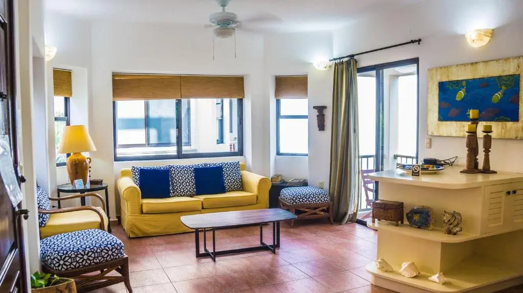Royal Palms 6