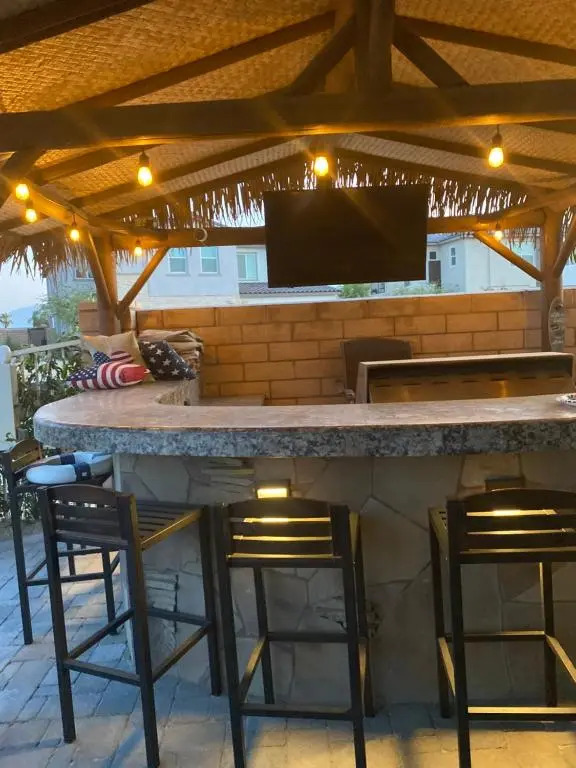 Terra Lago Lakehouse Villa, close to golf, tennis, festivals and shopping!