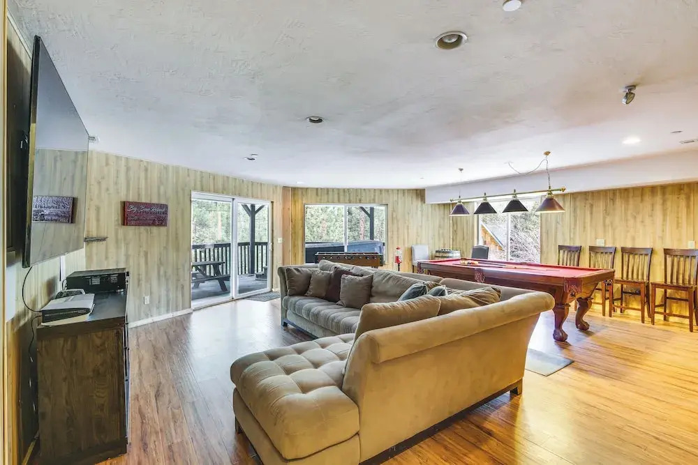 Serene Big Bear Retreat w/ Hot Tub + Game Room!