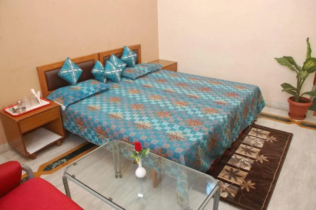 Hotel Maruti Mandapam