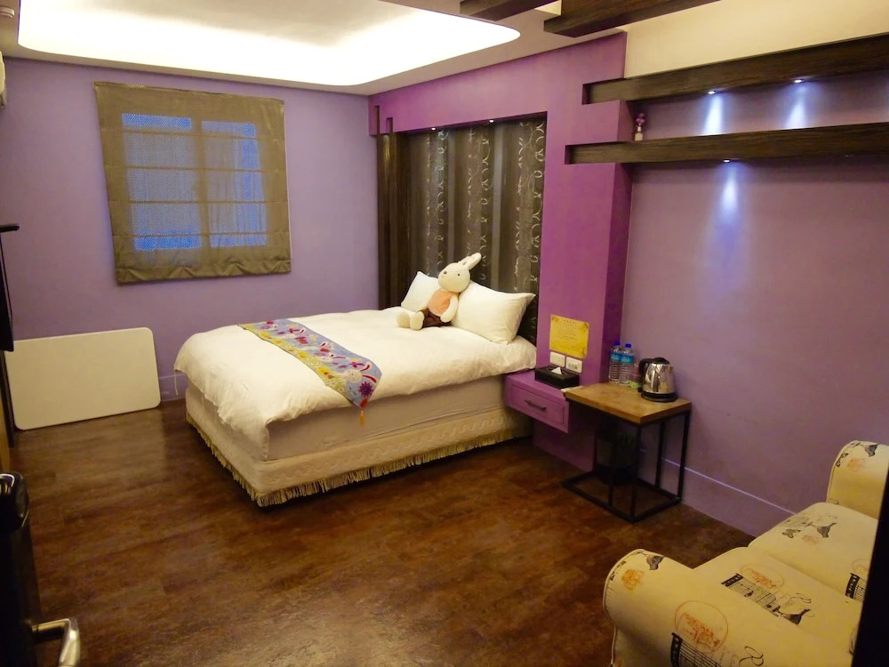 Big City Small House Homestay