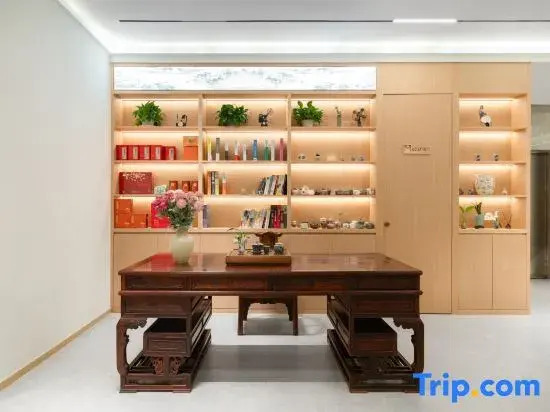 Spring Mansion (University City Store)
