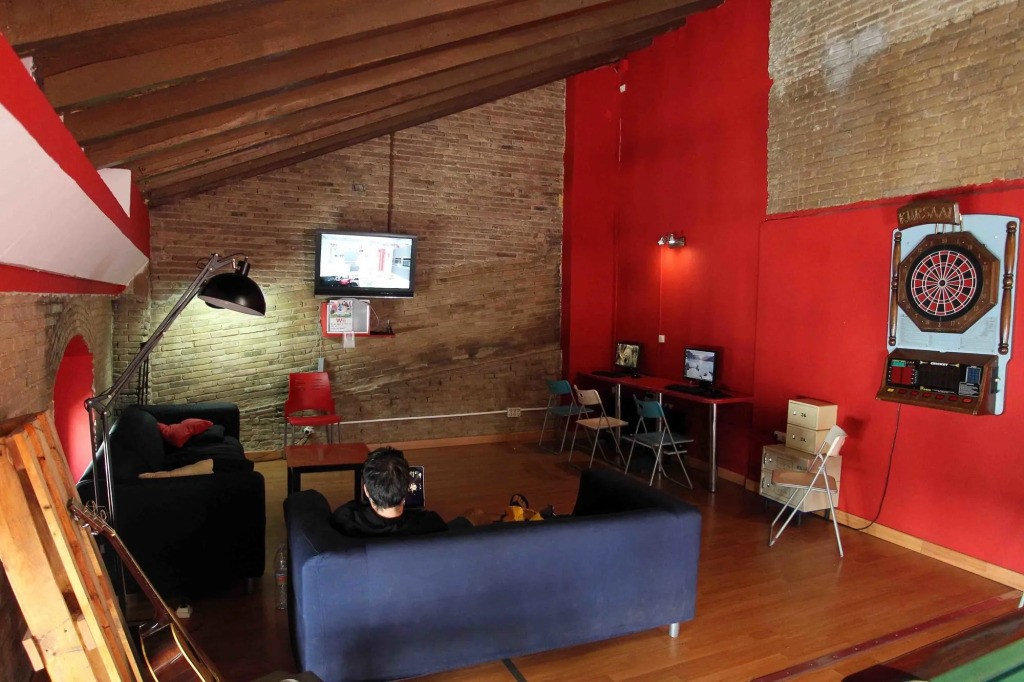 Red Nest Hostel
