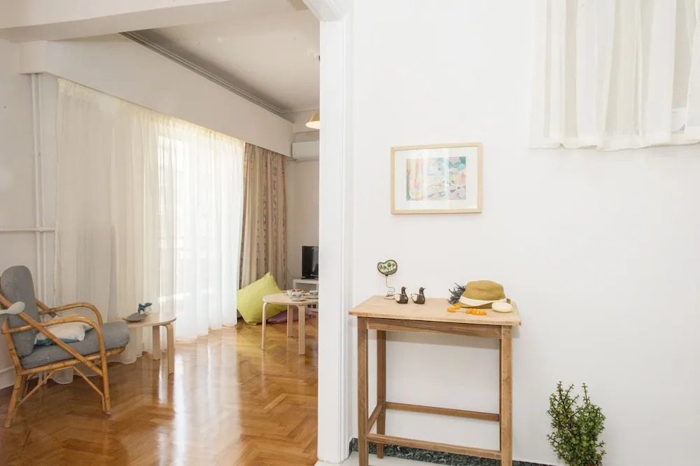 Perfect spot, elegant and bright