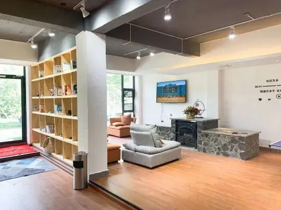 Dali li li wan xiang youth community hostel