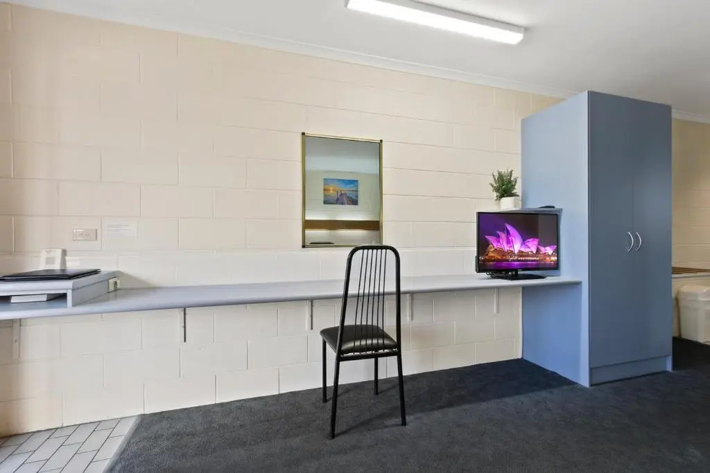 Cunningham Shore Motel