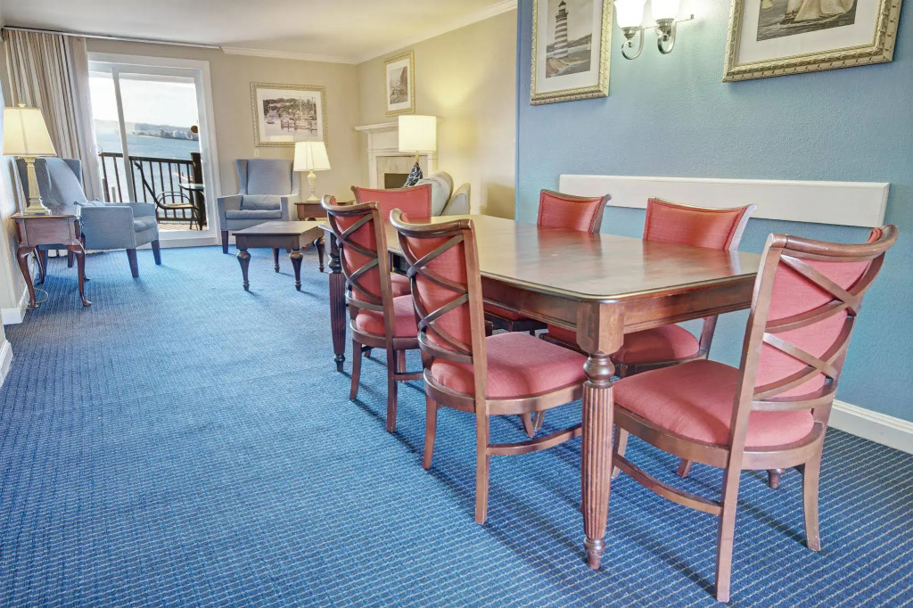 Club Wyndham Newport Onshore