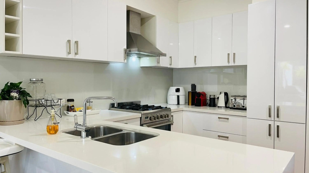 Melbourne Inner City Short Stay Near Flemington Racecourse Free Wifi And Netflix