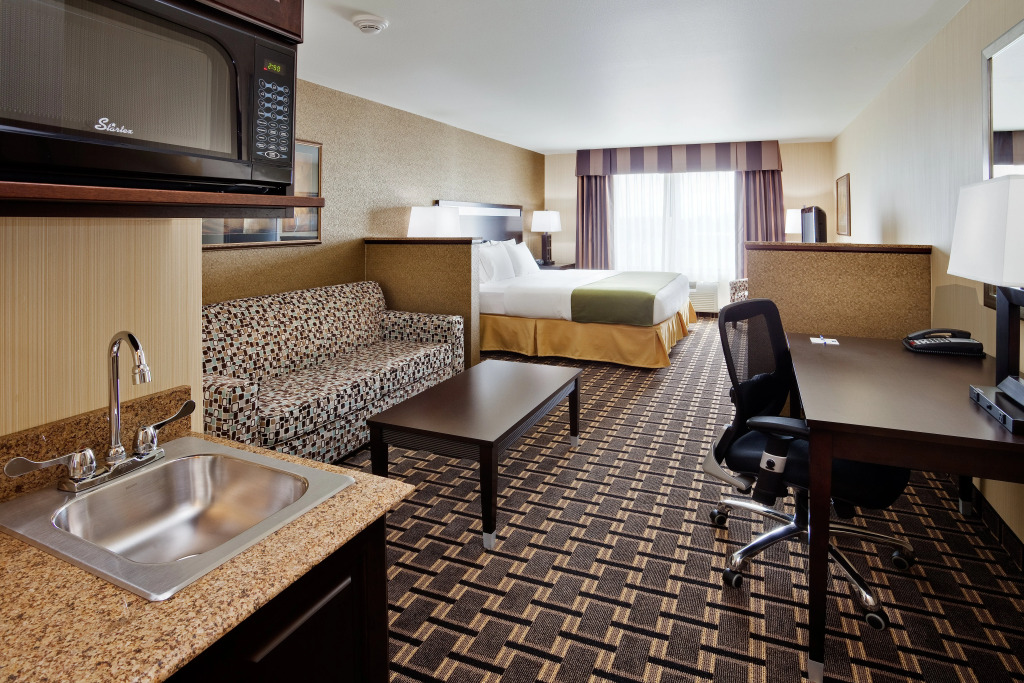 Holiday Inn Express and Suites Limerick - Pottstown by IHG